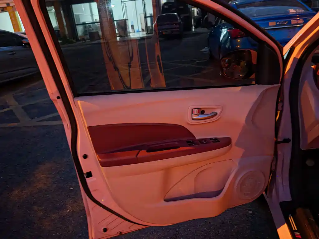 Changan Benben E-Star — миниатюра 7