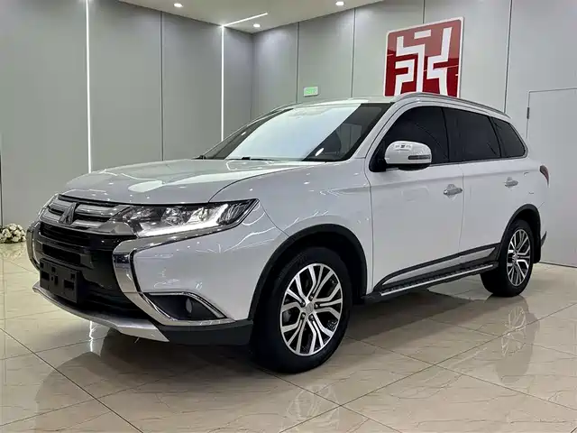 MITSUBISHI OUTLANDER 2018