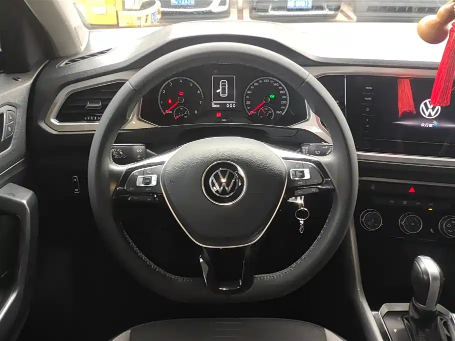 VOLKSWAGEN T ROC EXPLORING SONGS