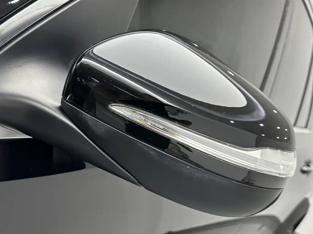 Mercedes-Benz GLE (Import) — миниатюра 18