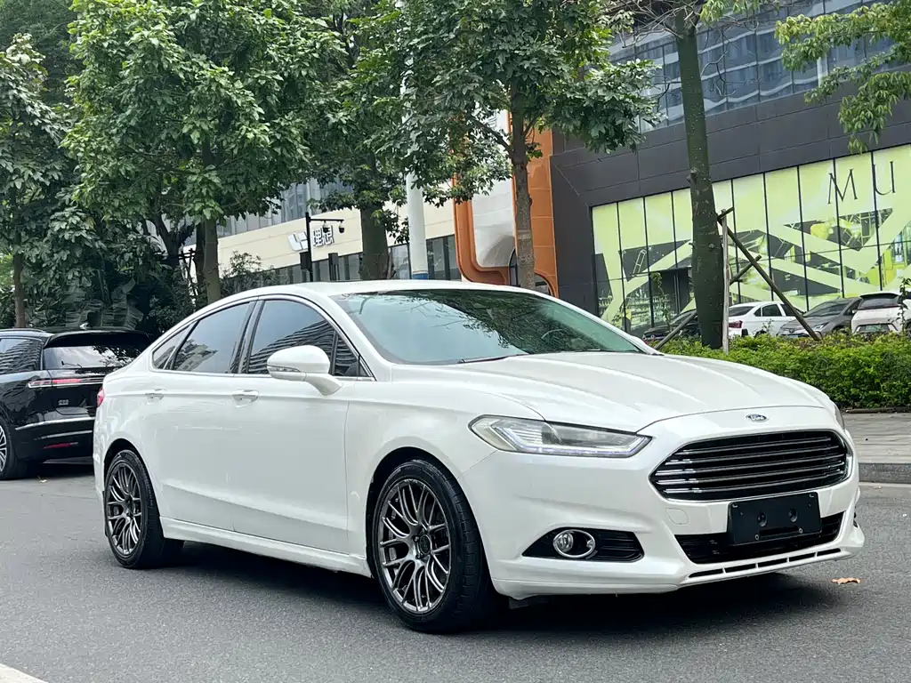 Ford Mondeo 2013 2.0L GTDi200 Fashion