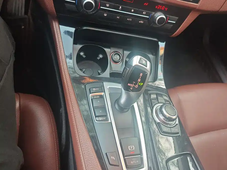 BMW 5 Series — миниатюра 16