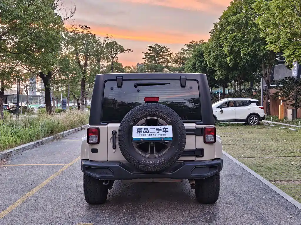 Jeep Wrangler — миниатюра 12