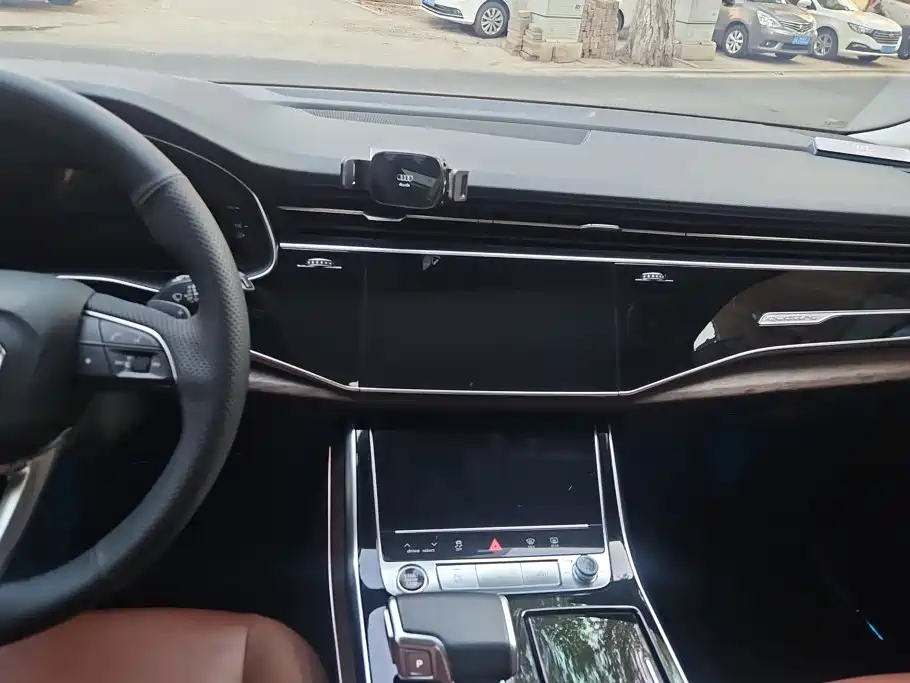 Audi Q7 — миниатюра 13