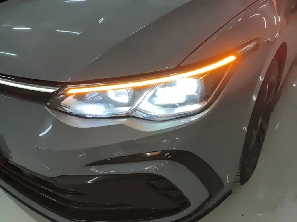 Volkswagen Golf — миниатюра 24