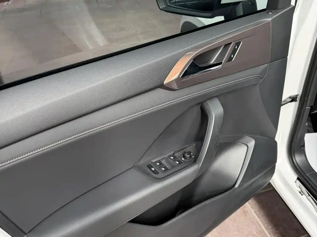 Volkswagen Tharu — миниатюра 7