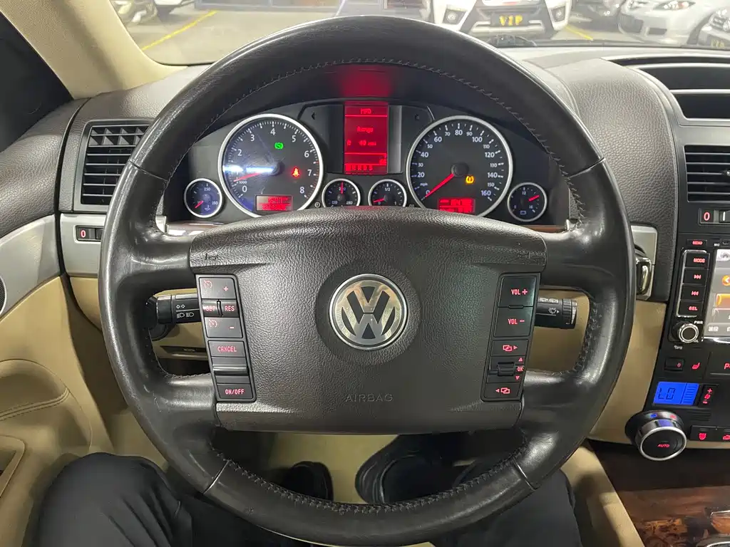 Volkswagen Touareg — миниатюра 26