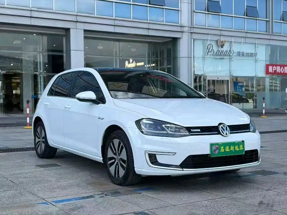Volkswagen Golf EV — миниатюра 3