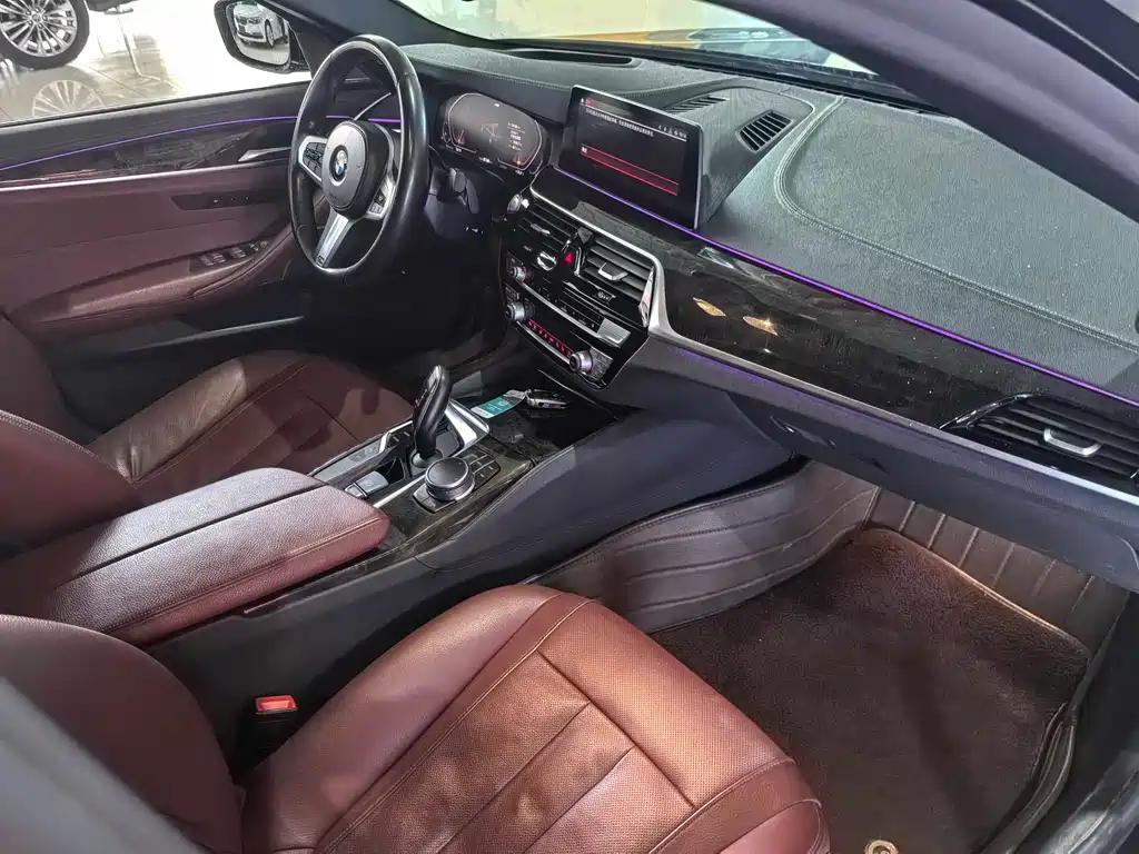 BMW 5 Series — миниатюра 16