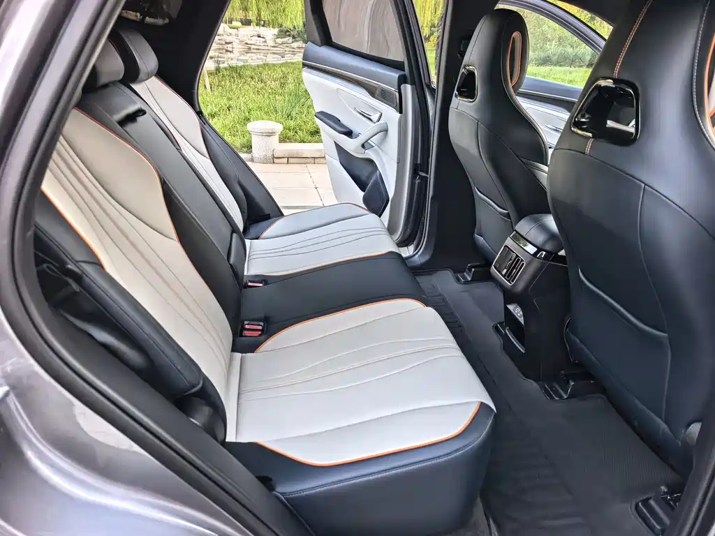 BYD PLUS New Energy — миниатюра 9