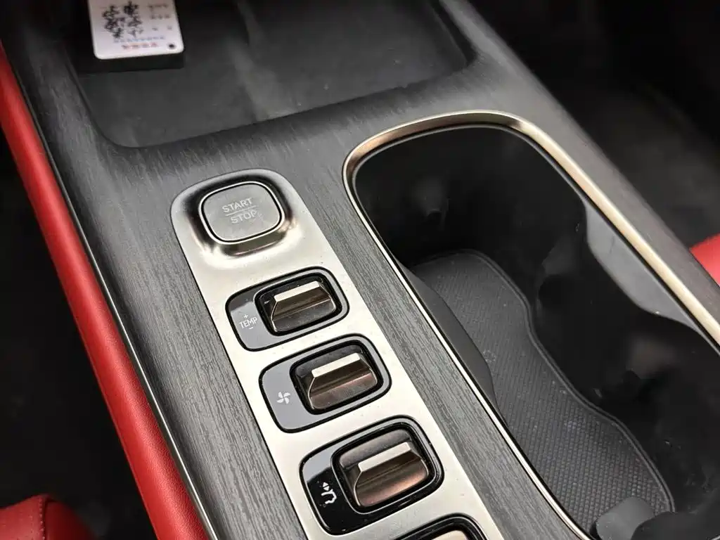 Xiaomi SU7 — миниатюра 17