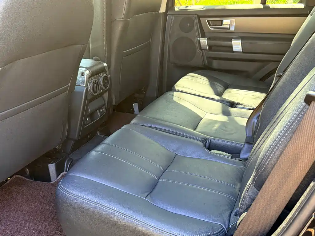 Land Rover Discovery — миниатюра 7