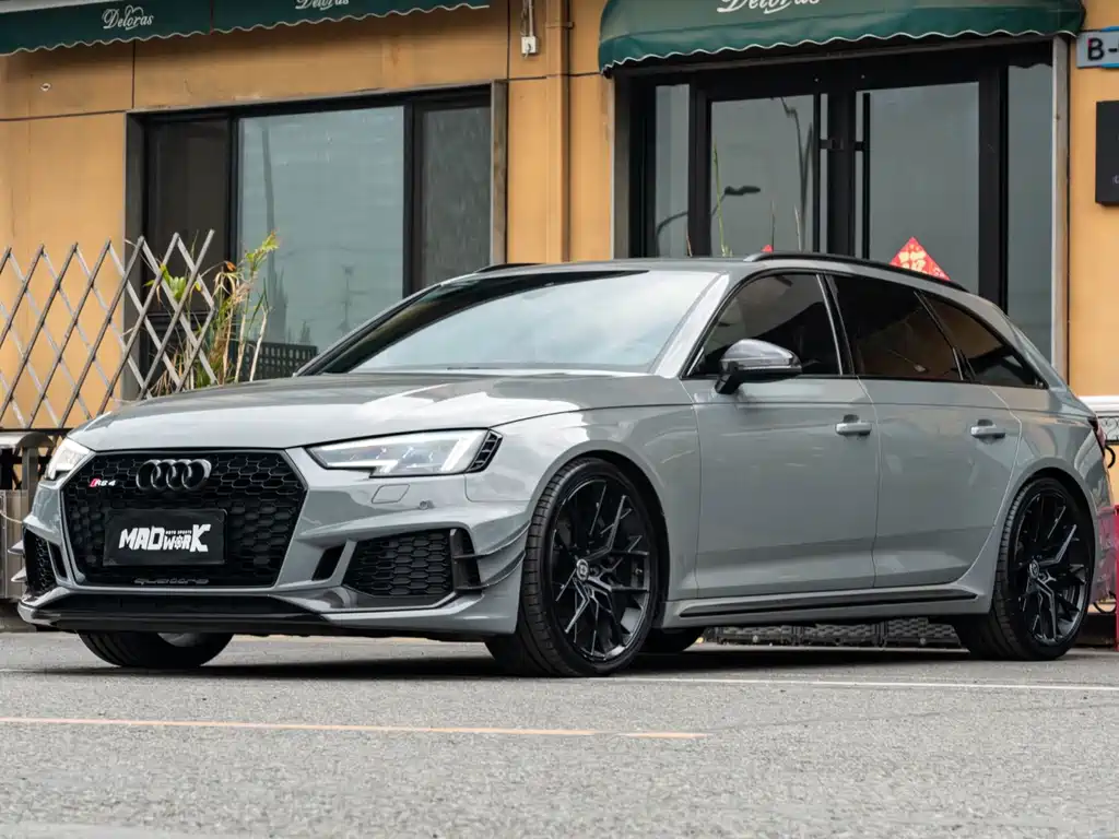 Купить Audi RS 4