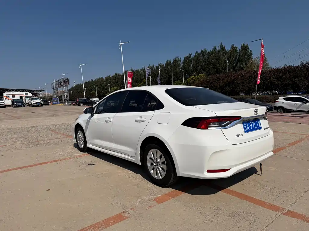 Toyota Corolla — миниатюра 5
