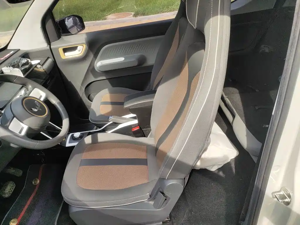 Wuling MINIEV — миниатюра 8