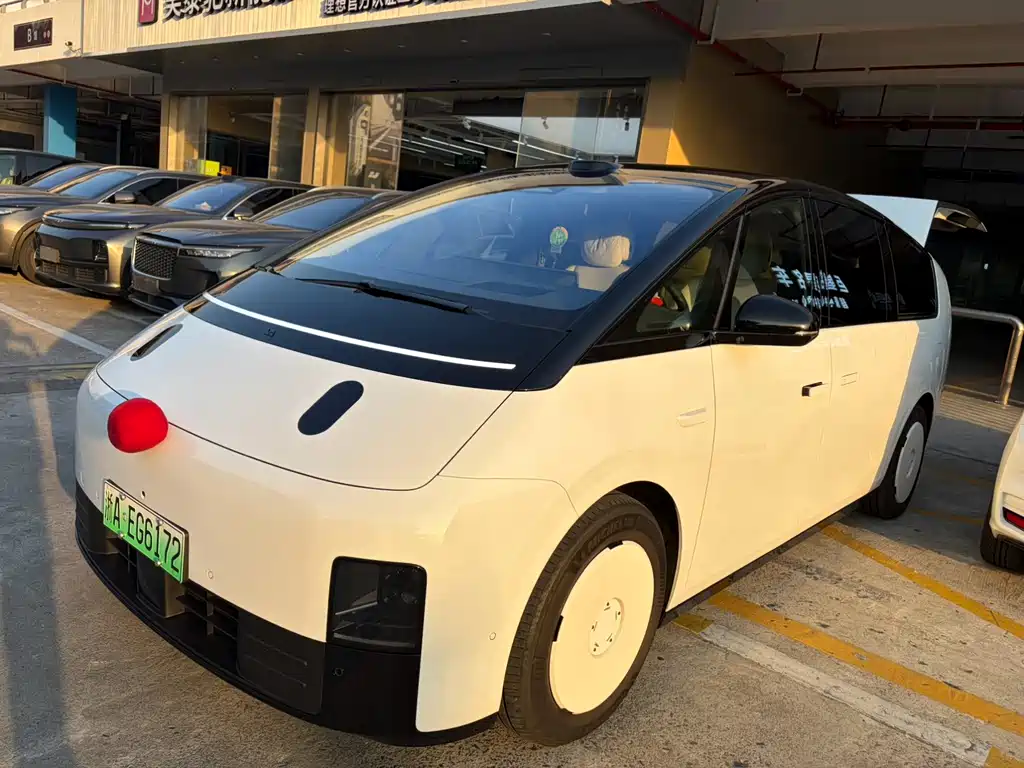 Li Auto MEGA