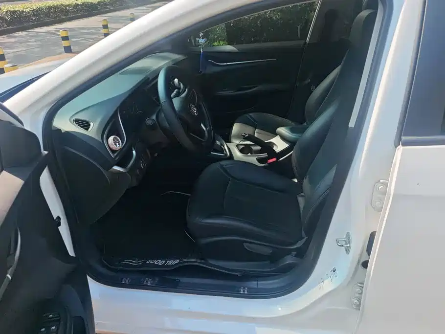 Buick Excelle — миниатюра 9