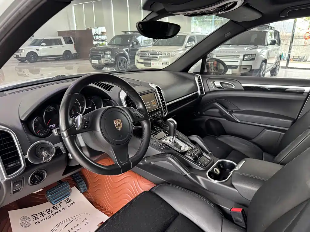 Porsche Cayenne — миниатюра 4