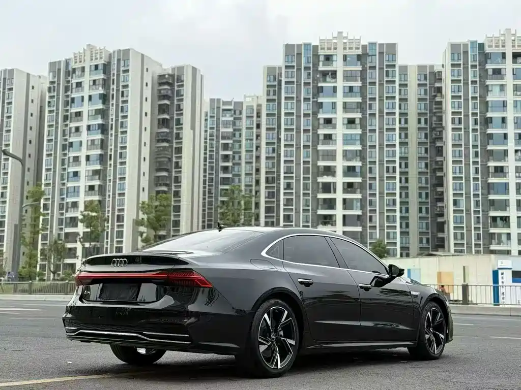 Audi A7L 2024 45 TFSI Luxury