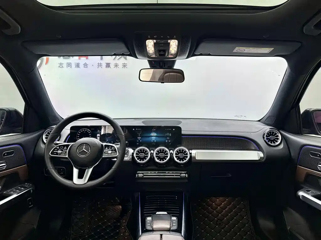 Mercedes-Benz GLB — миниатюра 10
