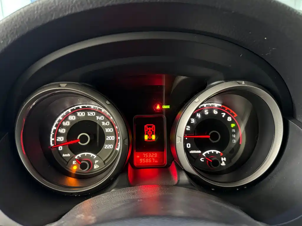 Mitsubishi Pajero (Import) — миниатюра 7