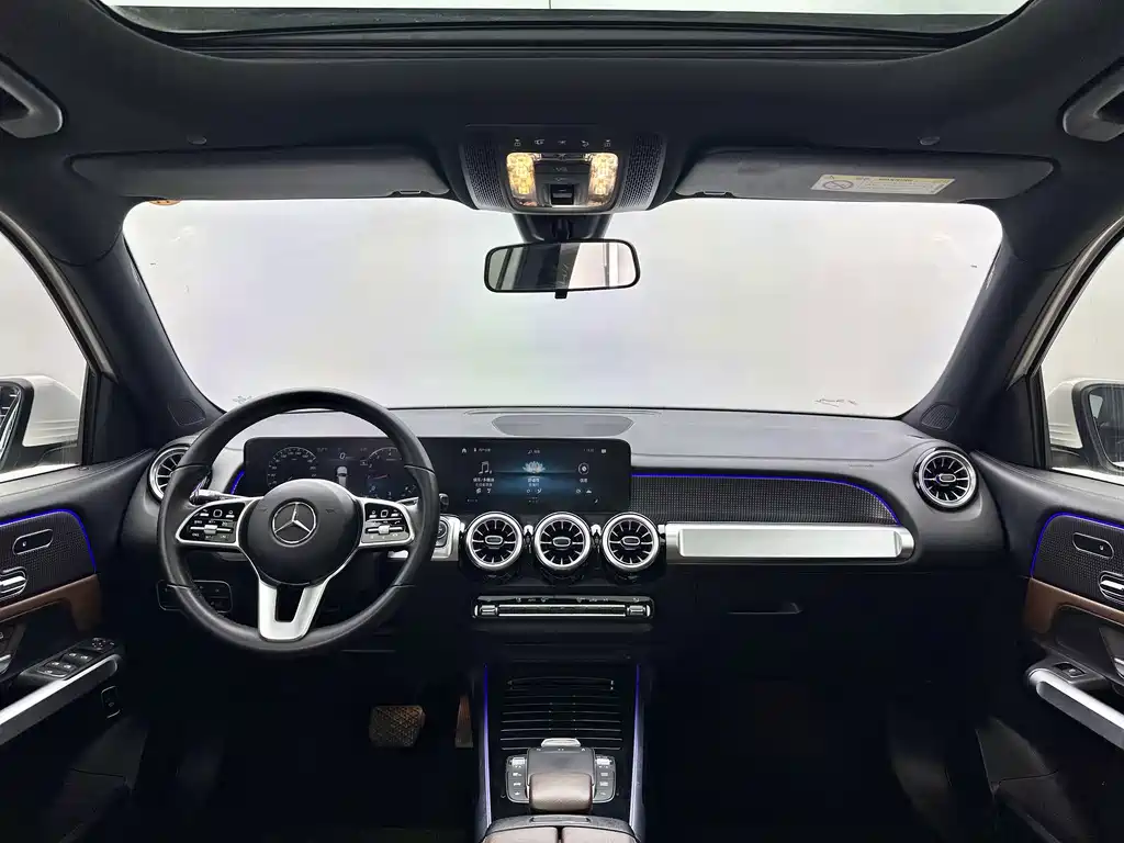 Mercedes-Benz GLB — миниатюра 13