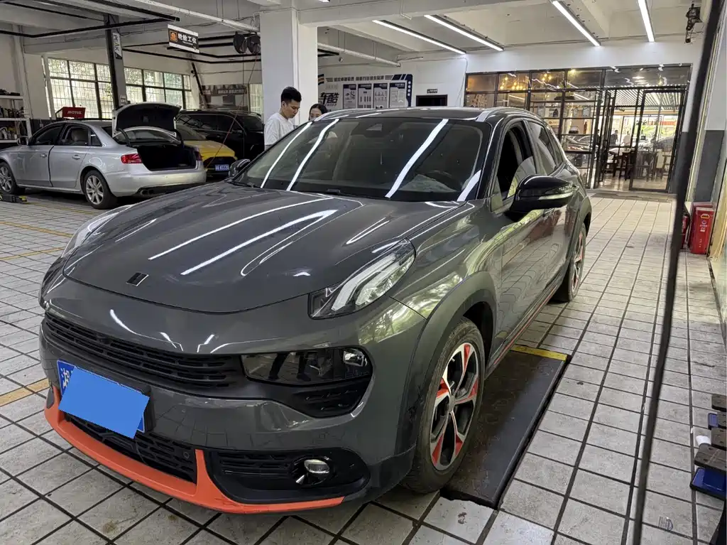 Купить Lynk & Co 02
