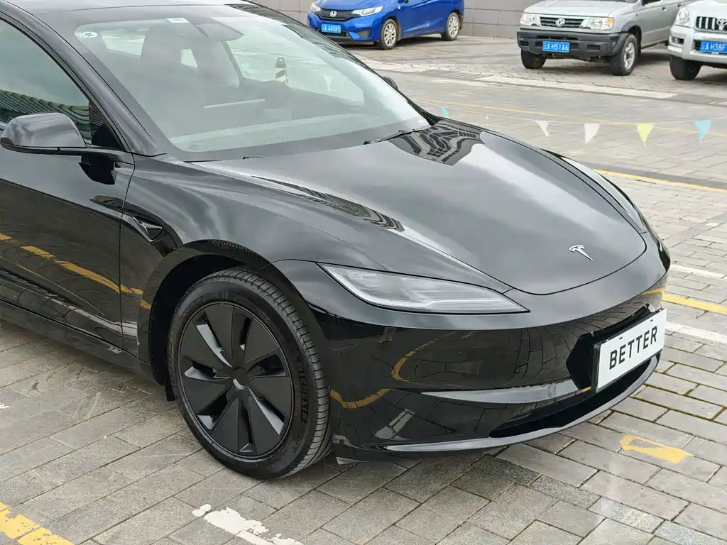 Tesla Model 3 — миниатюра 6