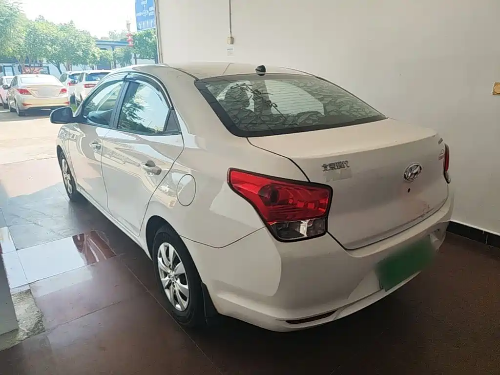 Hyundai Verna — миниатюра 5