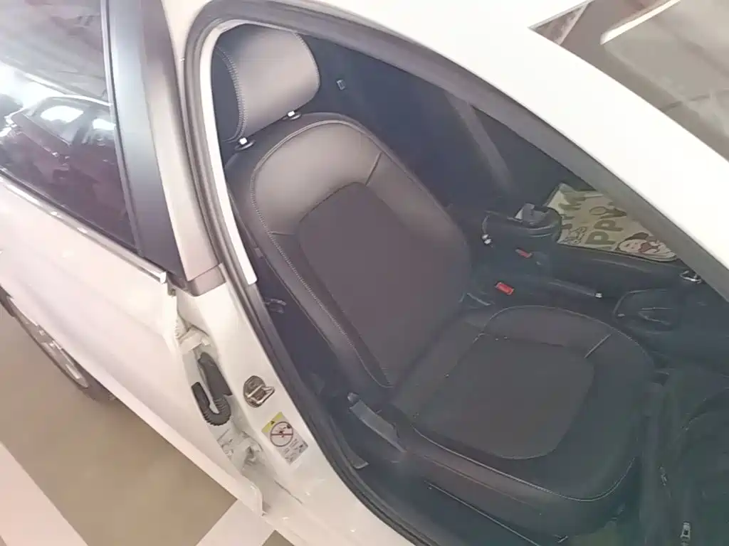Skoda Rapid Spaceback — миниатюра 25
