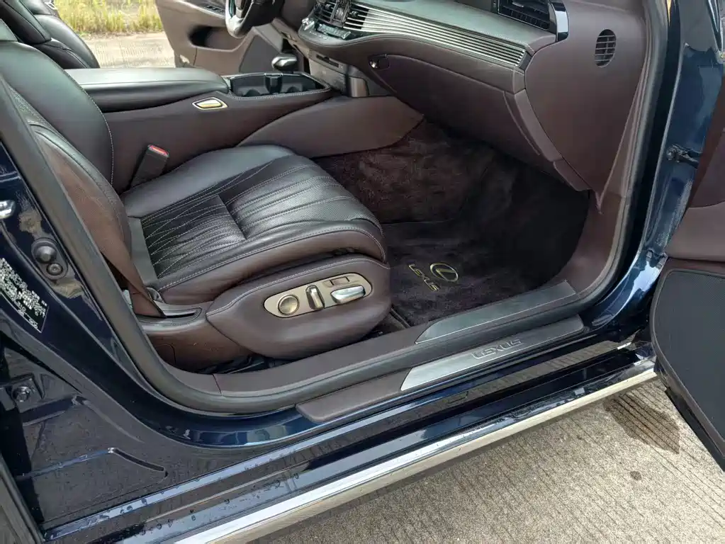Lexus LS — миниатюра 22