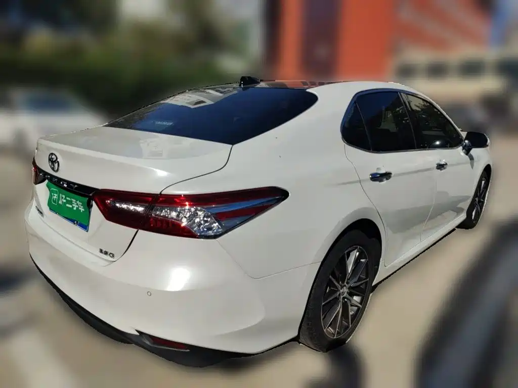 Toyota Camry — миниатюра 4