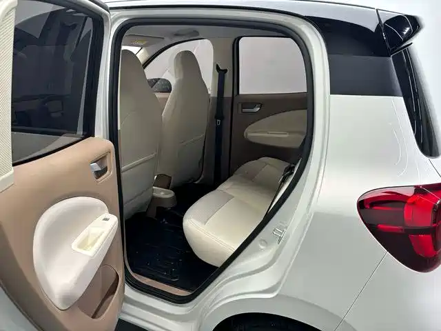 Wuling MINIEV — миниатюра 8