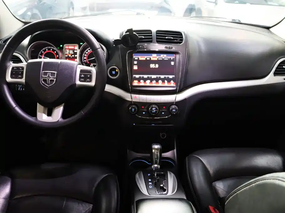 Dodge Journey — миниатюра 6