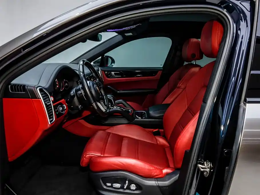 Porsche Cayenne — миниатюра 9