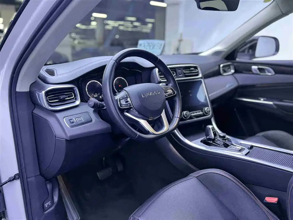 Lynk & Co 01 2017 2.0T Pro