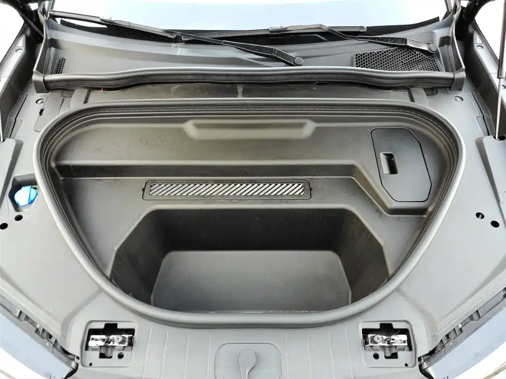 Audi Q6L e-tron — миниатюра 20