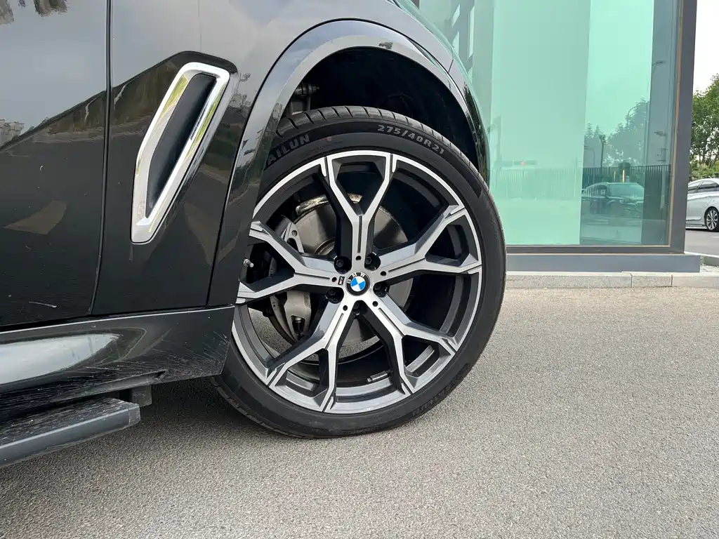 BMW X5 — миниатюра 8