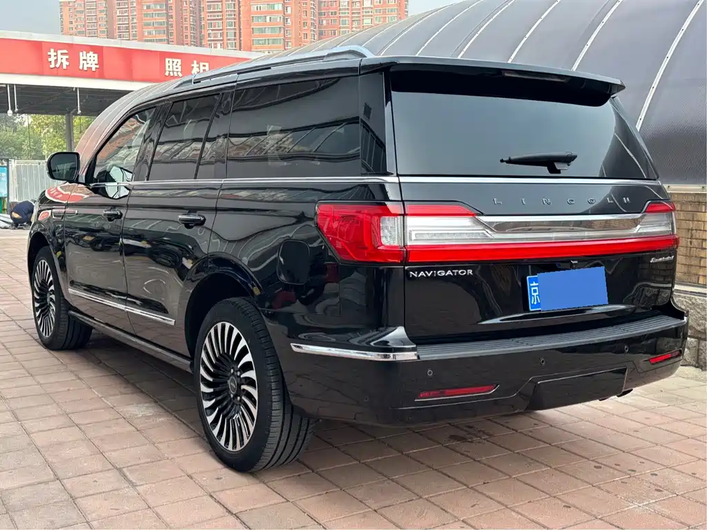 Lincoln Navigator — миниатюра 4