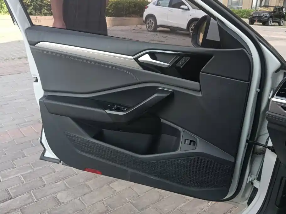 Volkswagen Sagitar — миниатюра 7
