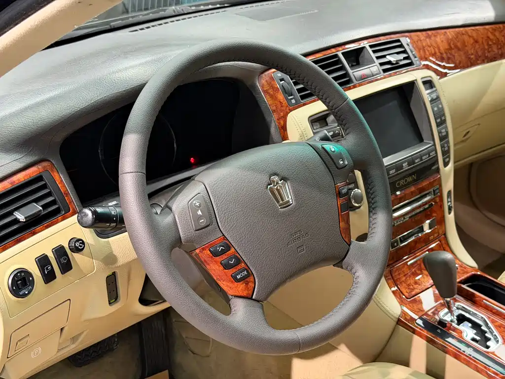 Toyota Crown 2005 3.0L Royal Saloon