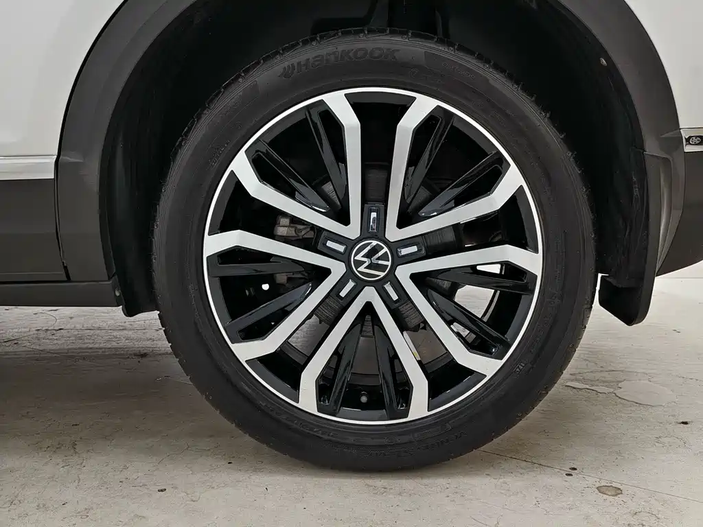 Volkswagen T-Roc — миниатюра 17