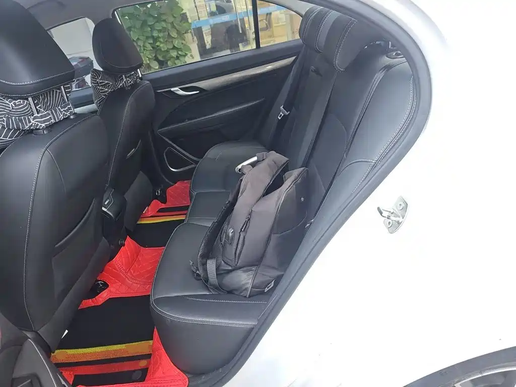 Geely Emgrand — миниатюра 13