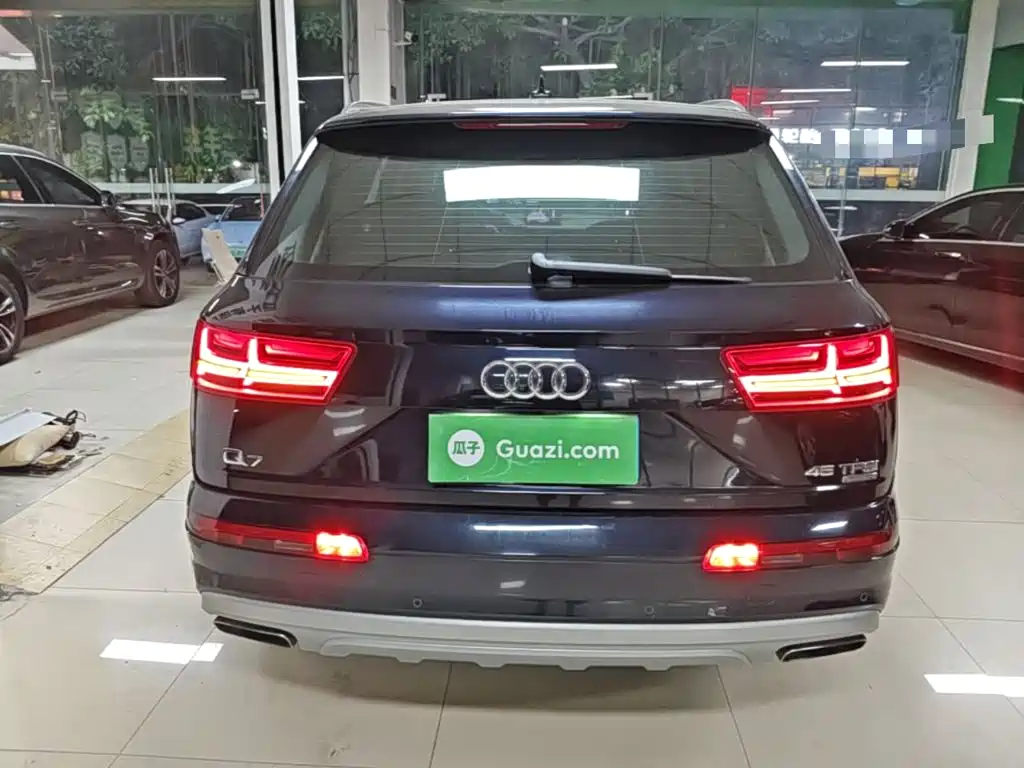 Audi Q7 — миниатюра 6