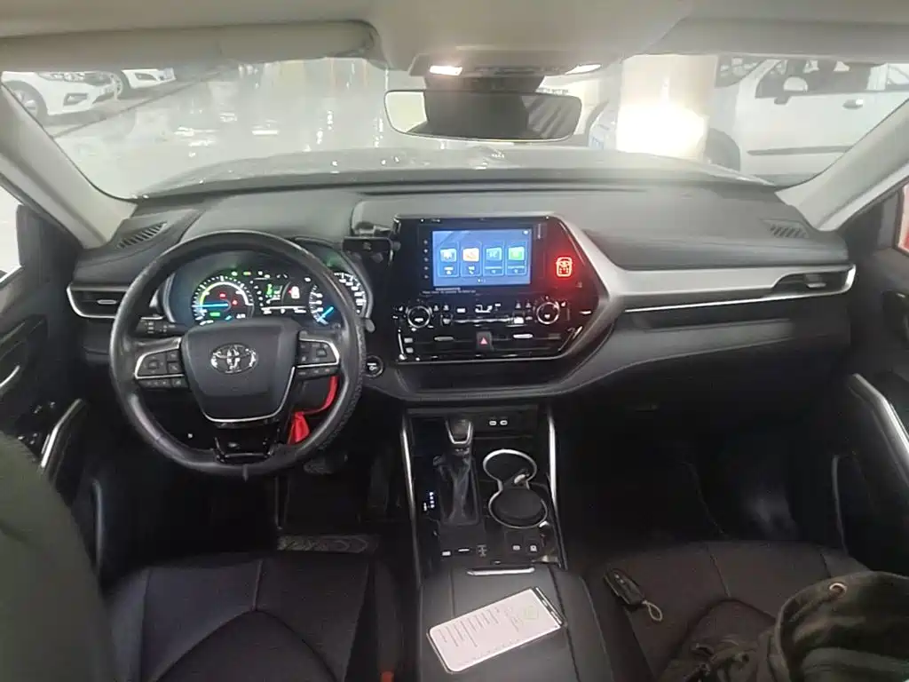 Toyota Highlander — миниатюра 10