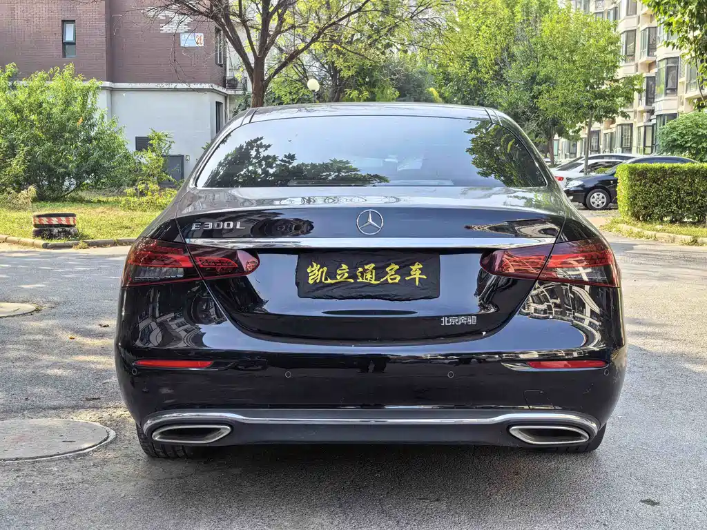 Mercedes-Benz E-Class — миниатюра 4