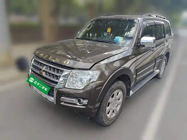 mitsubishi pajero