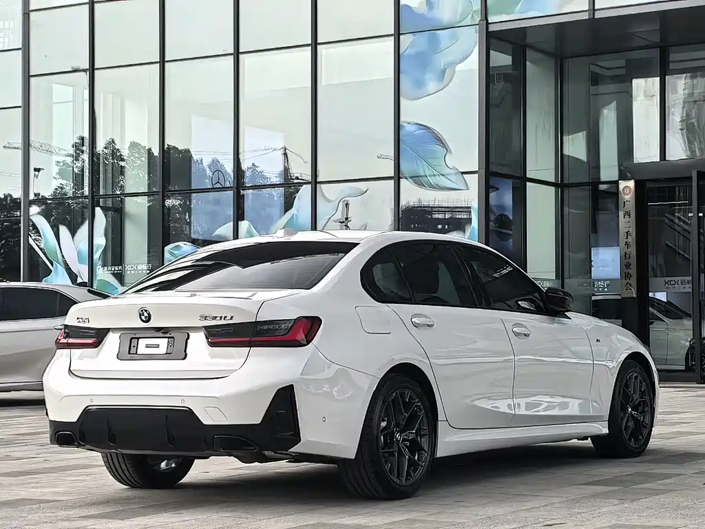 BMW 3 Series — миниатюра 7