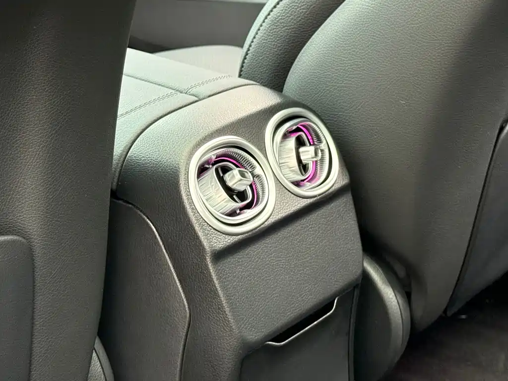 Mercedes-Benz C-Class — миниатюра 21