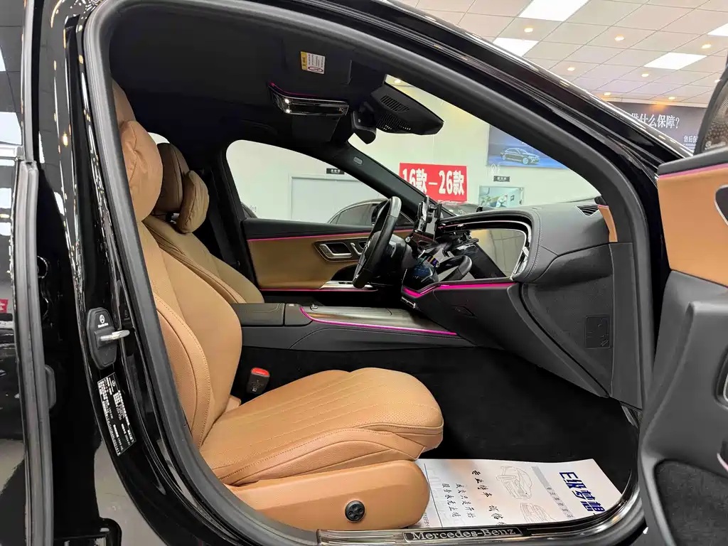 Mercedes-Benz E-Class — миниатюра 15